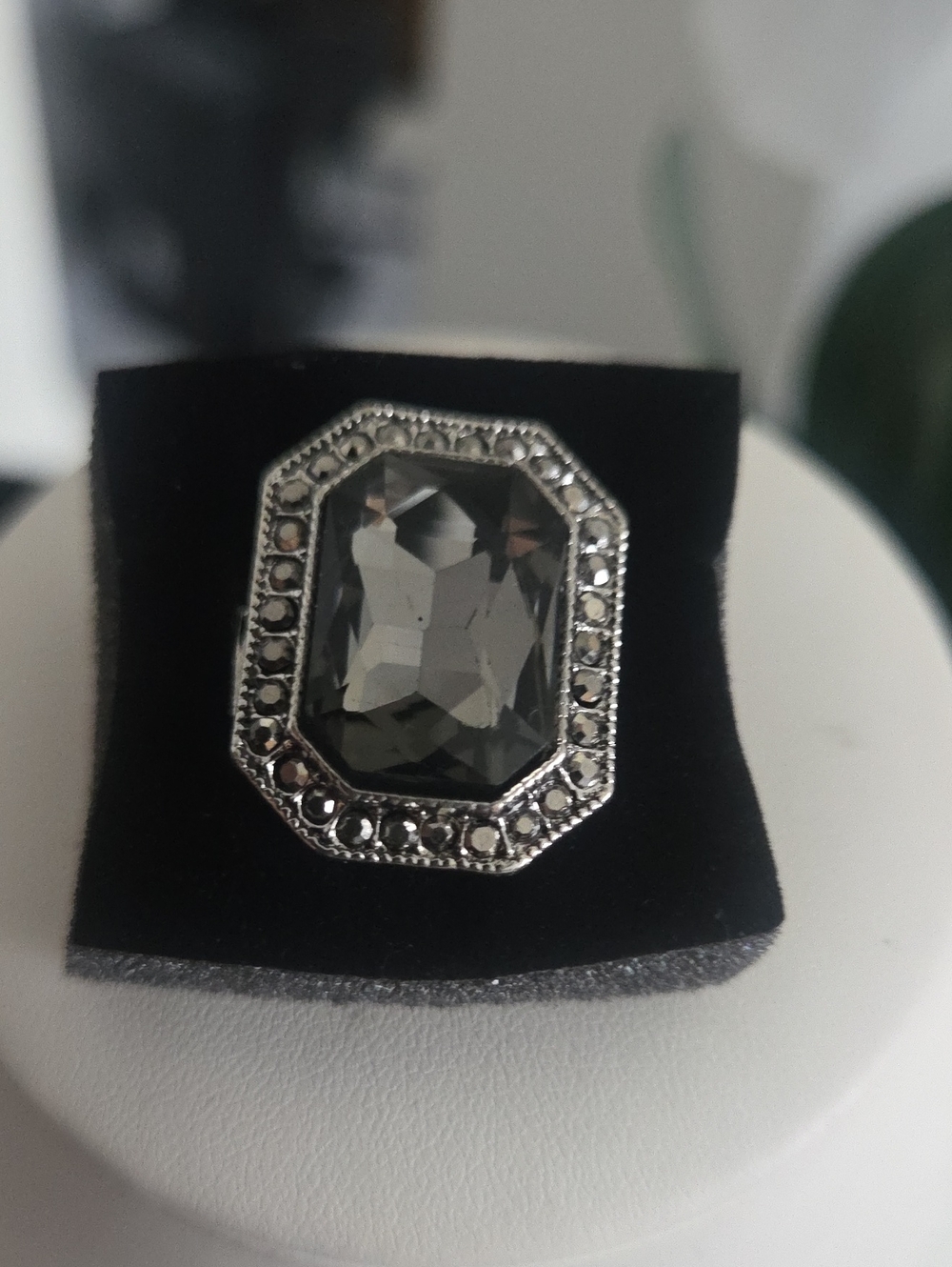 Paparazzi A Royal Welcome Silver Ring NWT